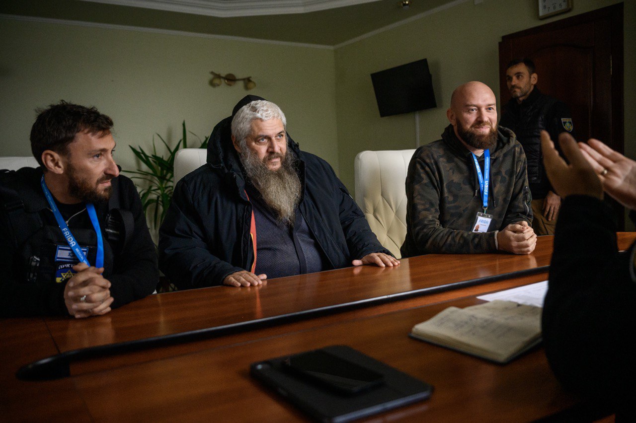 Українсько-ізраїльська медична місія FRIDA доставила до Херсона 15 тонн гумдопомоги